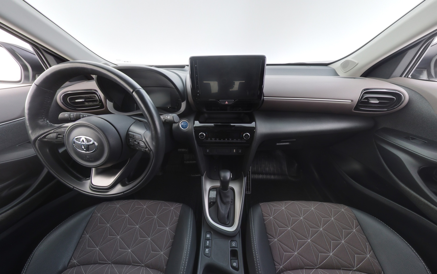 TOYOTA Yaris Cross 2022