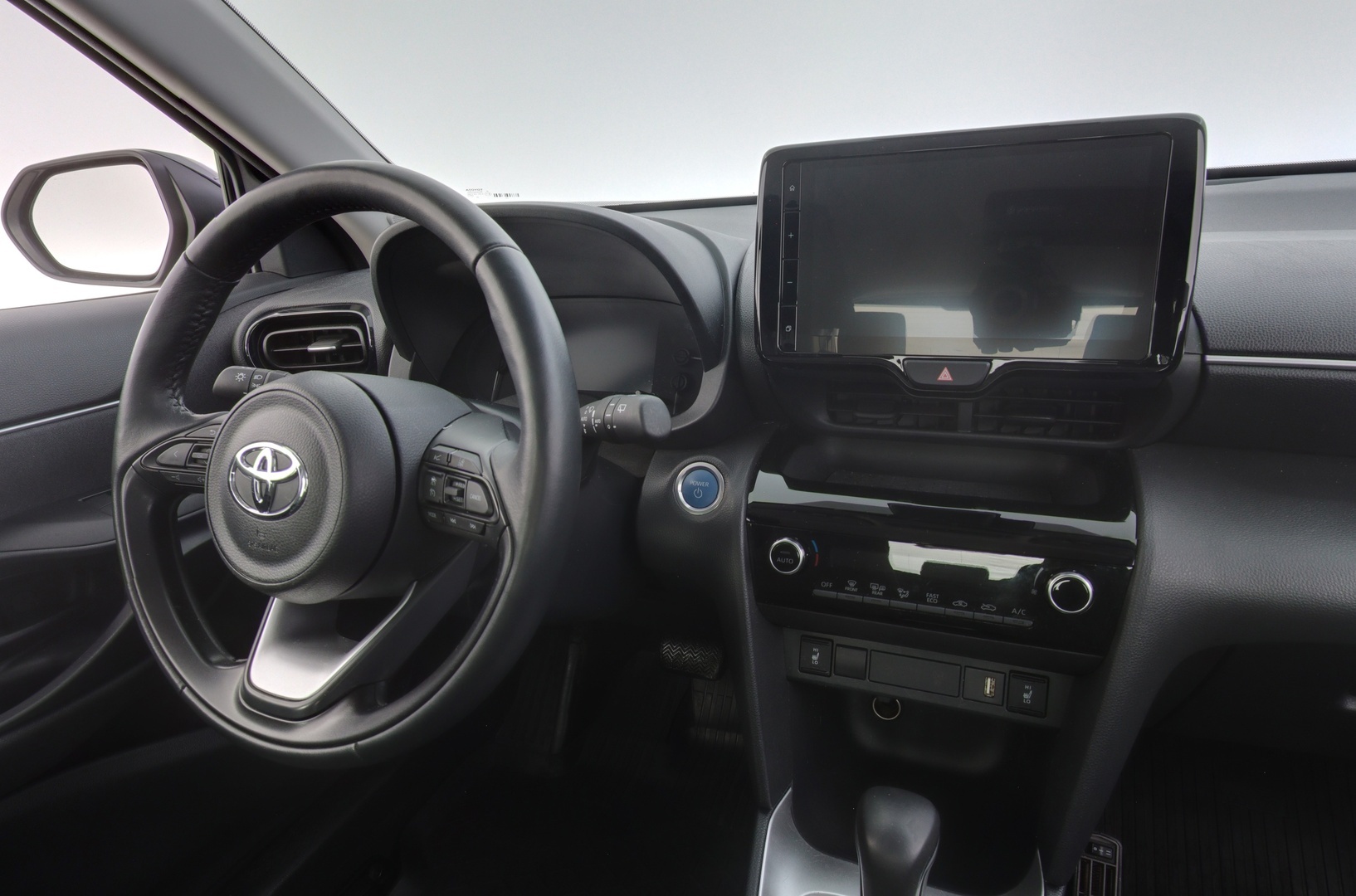 TOYOTA Yaris Cross 2024