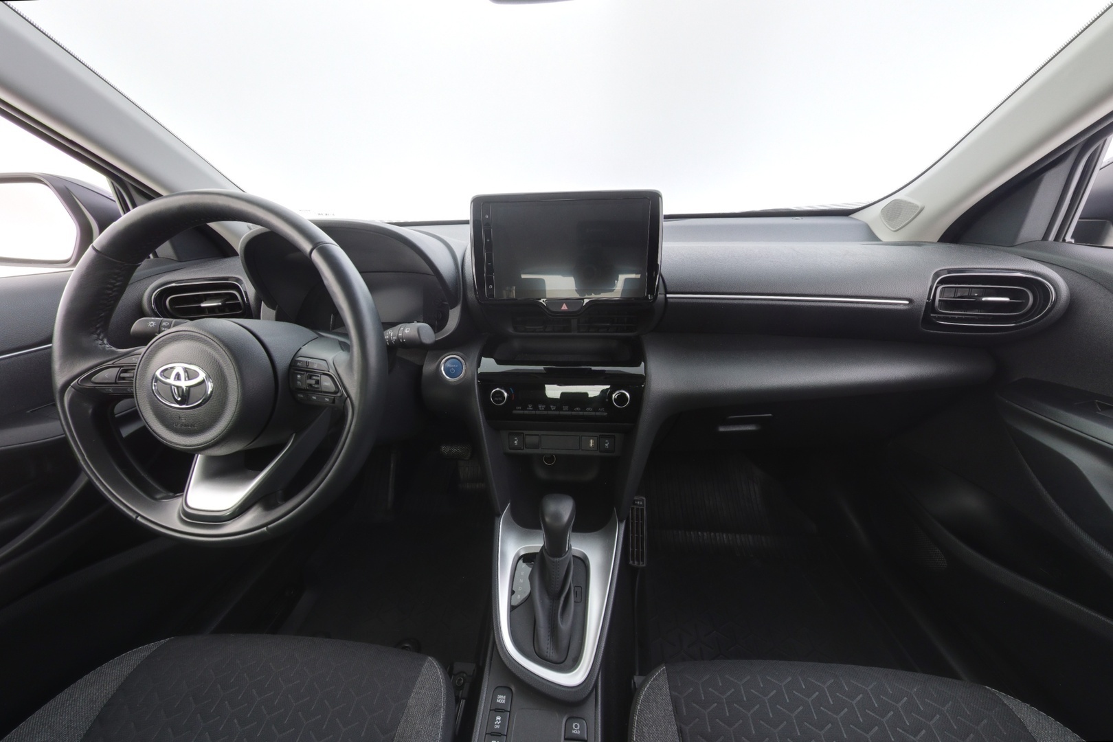 TOYOTA Yaris Cross 2024