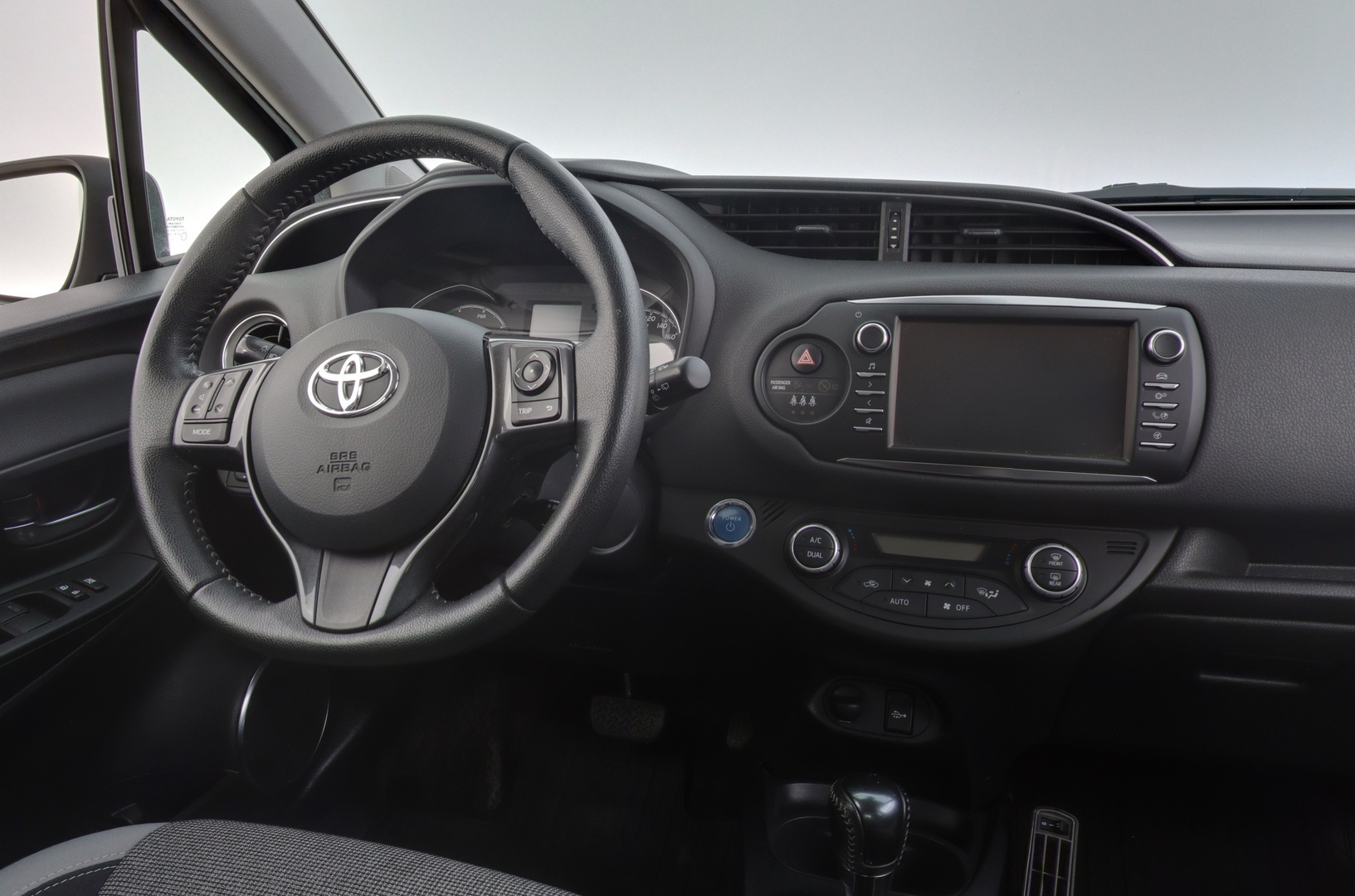 TOYOTA Yaris 2019