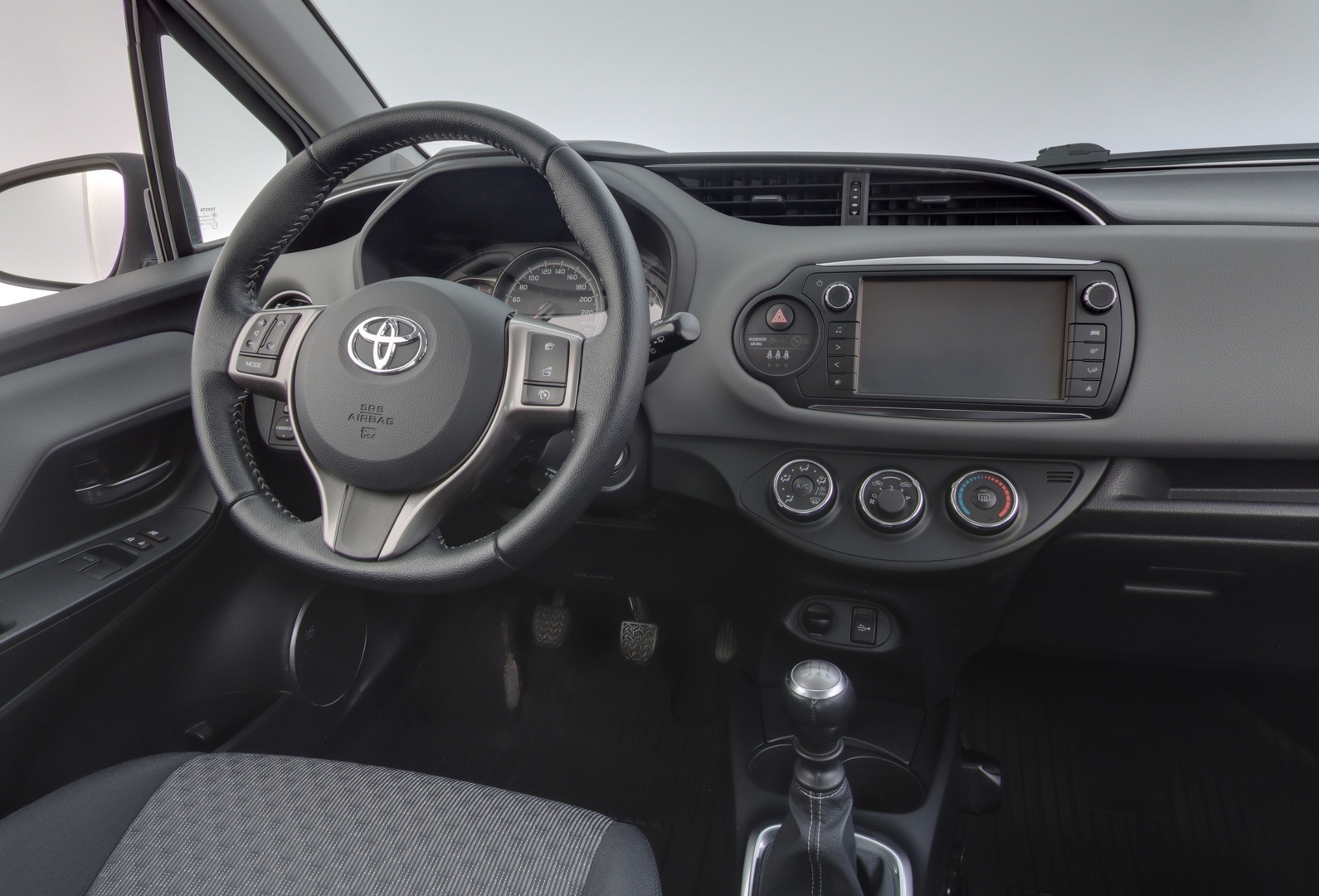TOYOTA Yaris 2014