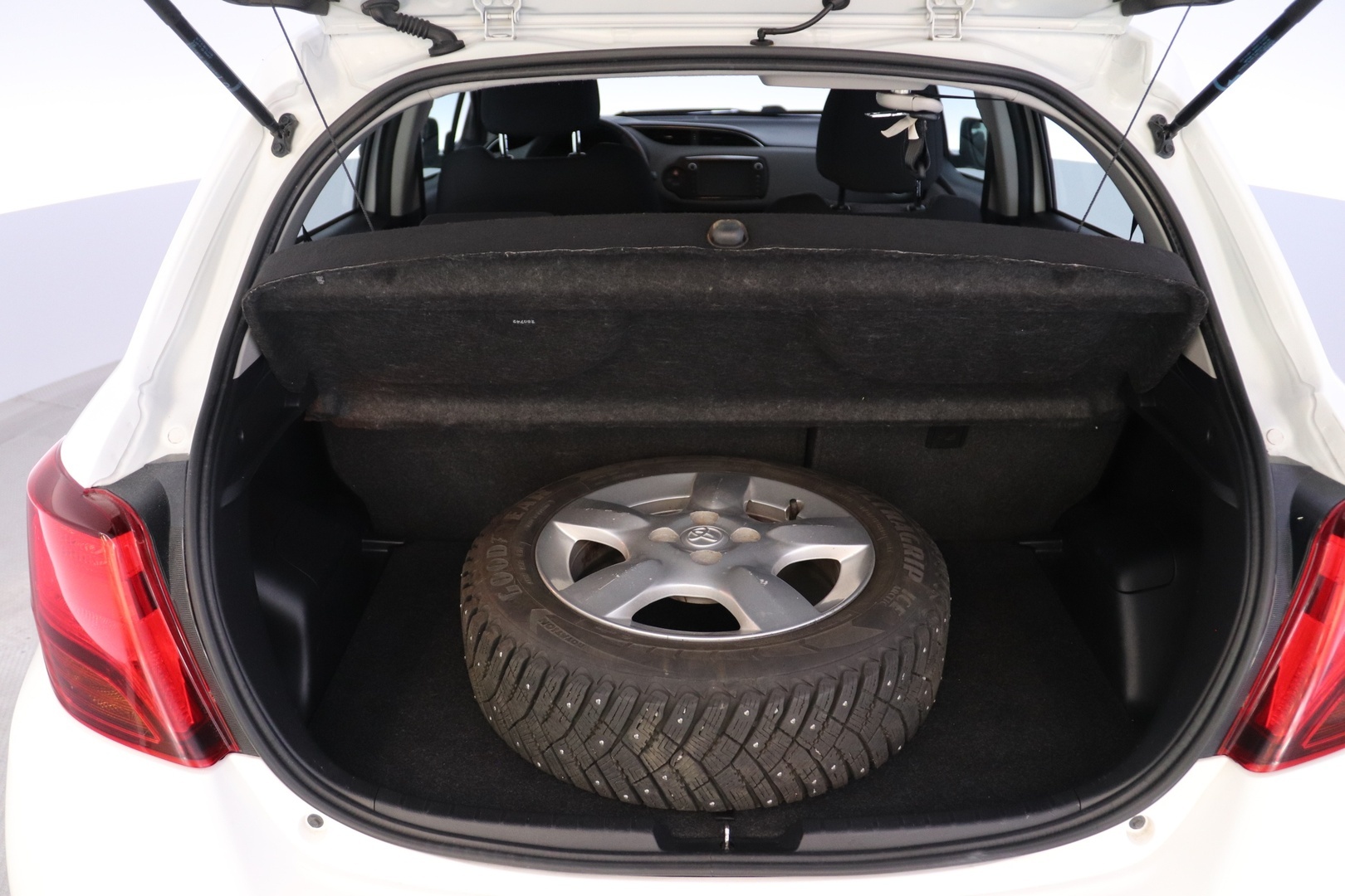 TOYOTA Yaris 2014