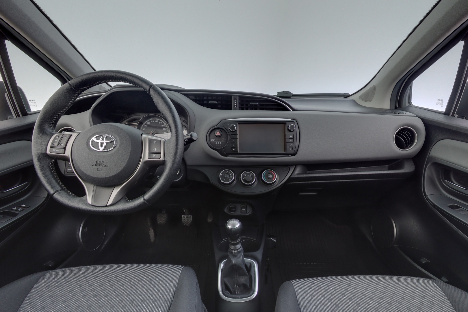 TOYOTA Yaris 2014