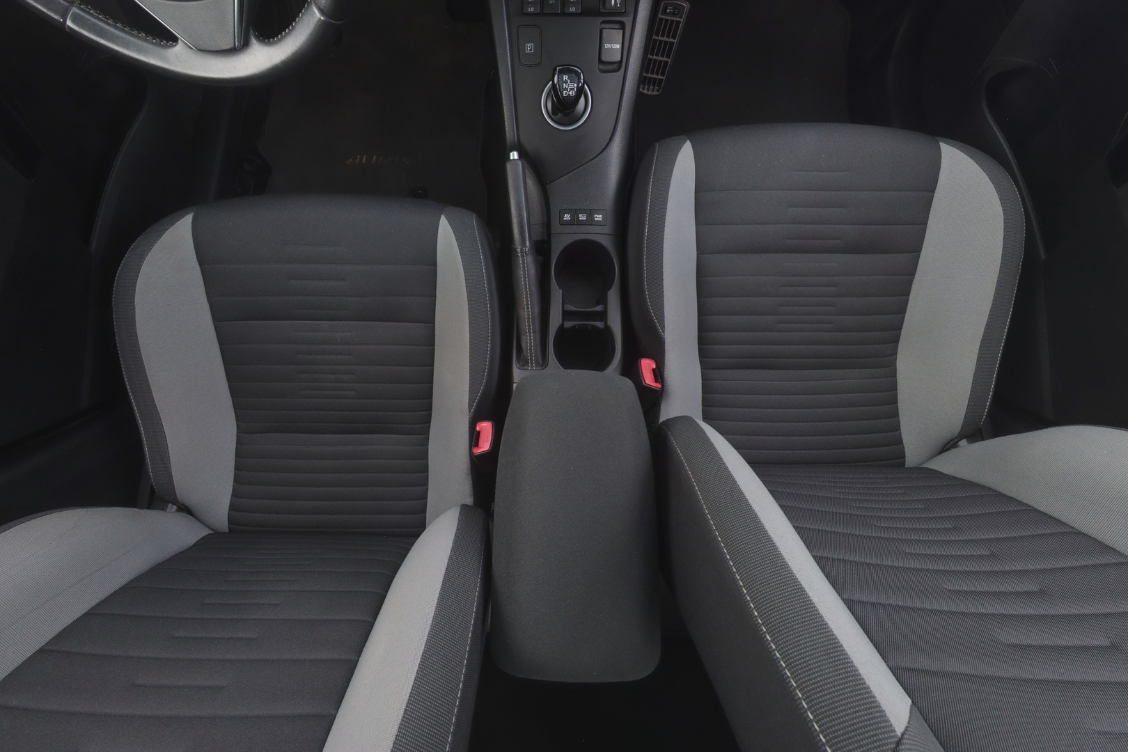 TOYOTA Auris 2016
