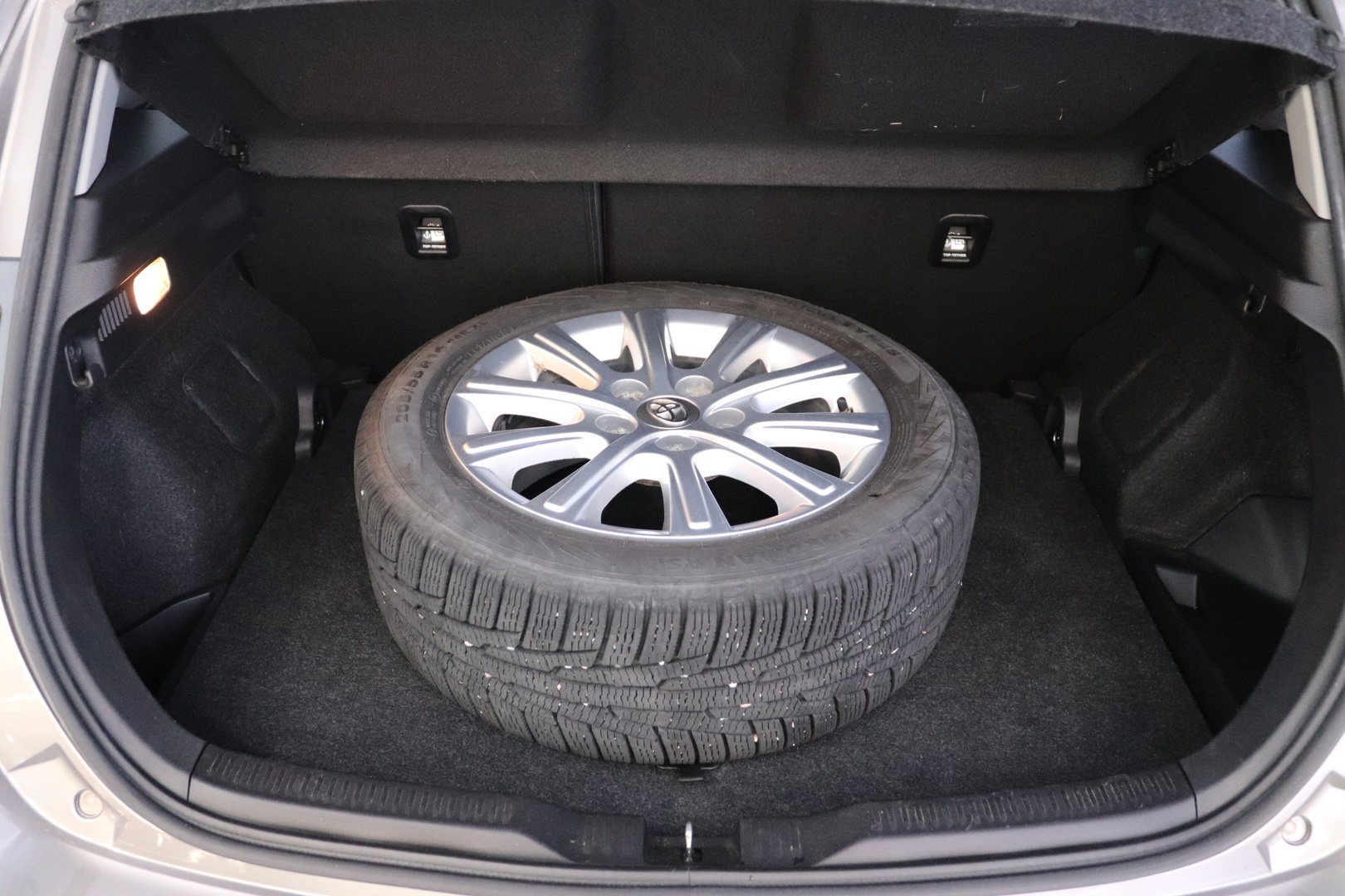 TOYOTA Auris 2016