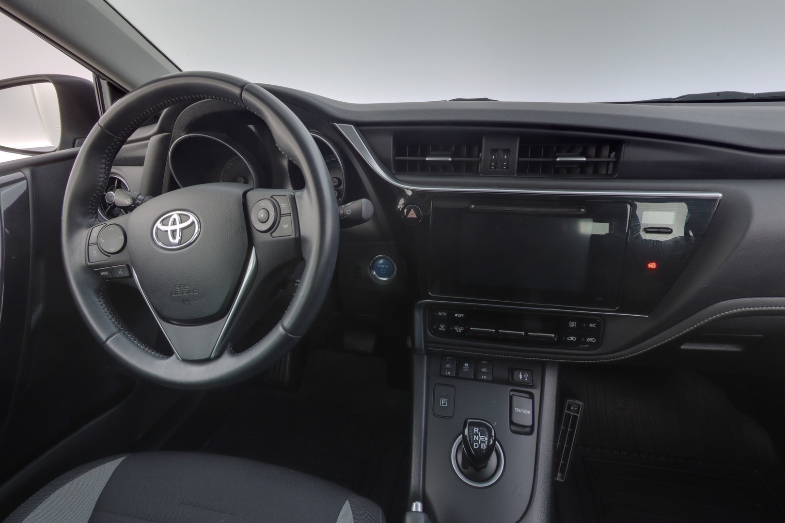 TOYOTA Auris 2015