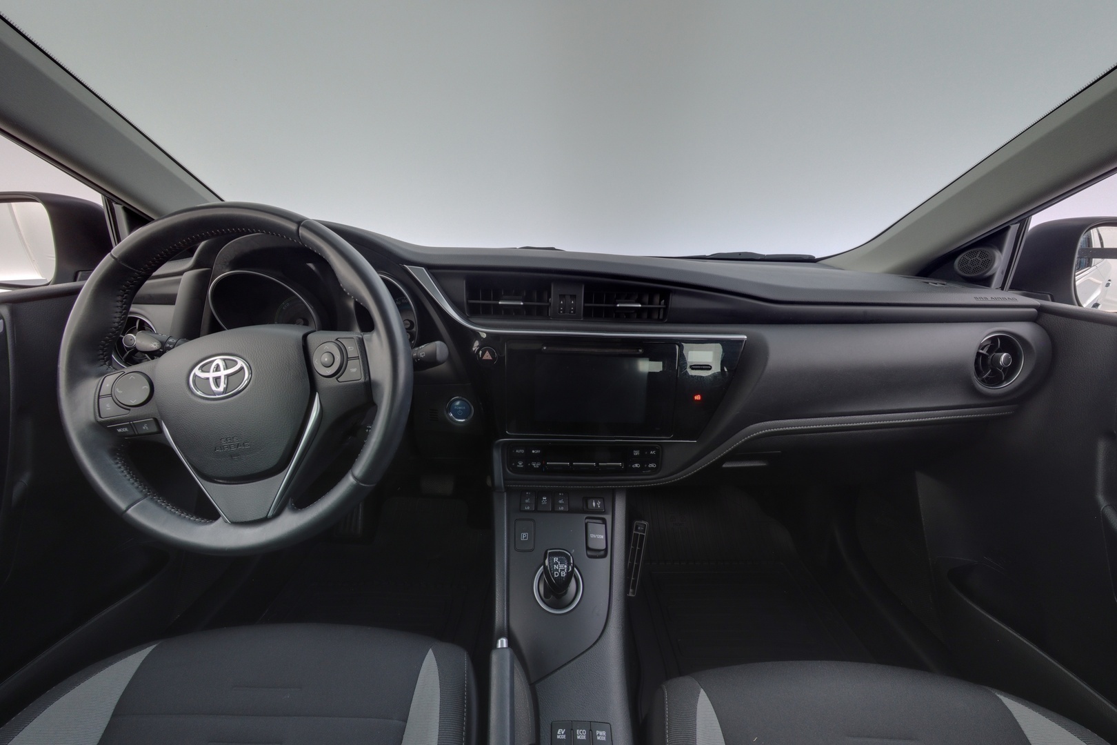 TOYOTA Auris 2015