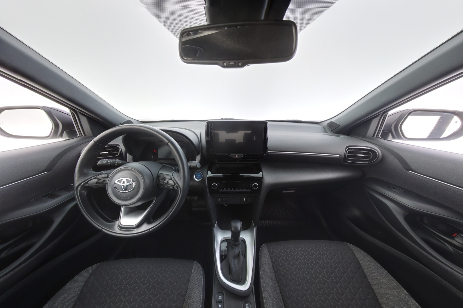TOYOTA Yaris Cross 2023