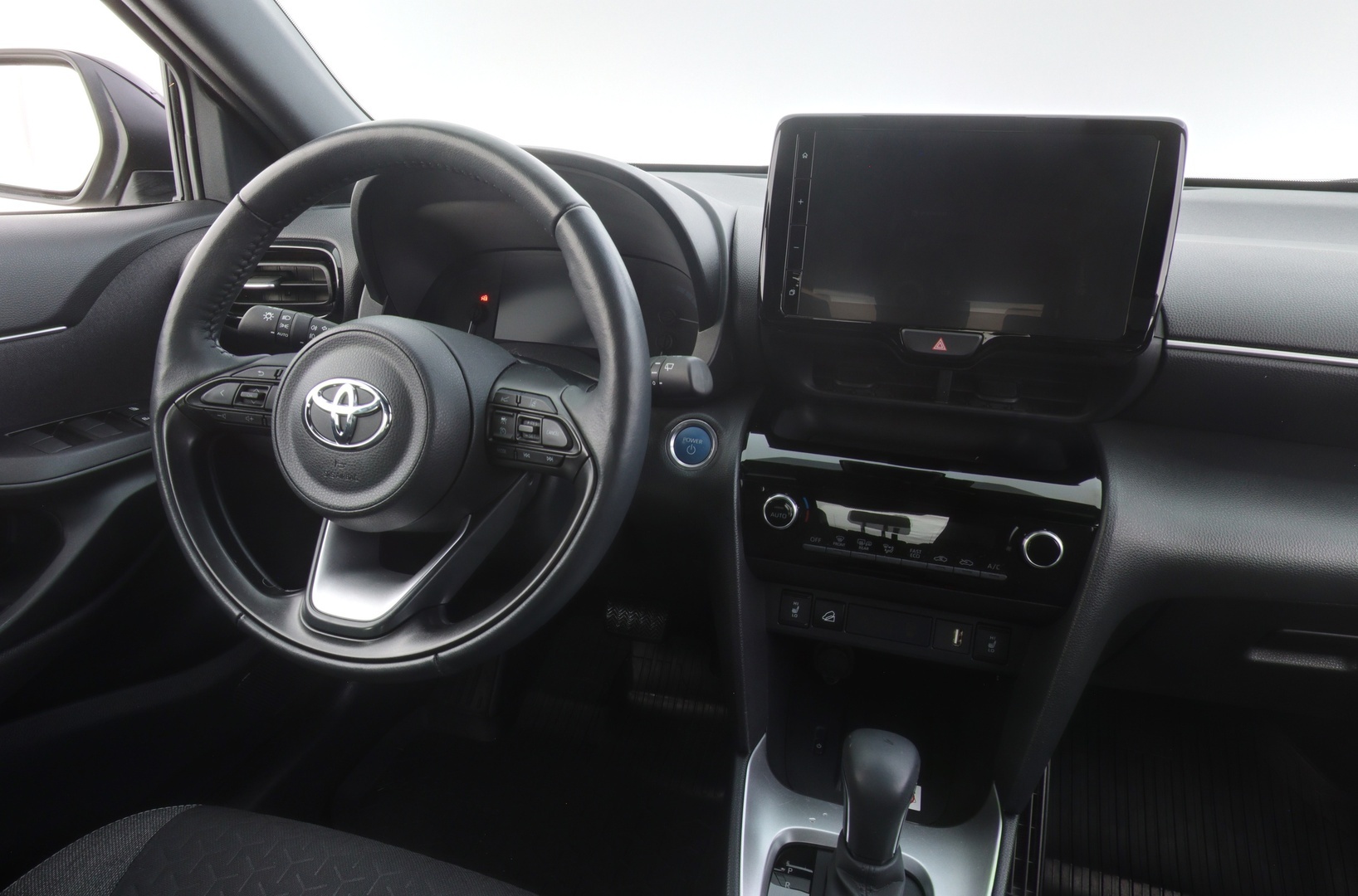 TOYOTA Yaris Cross 2023