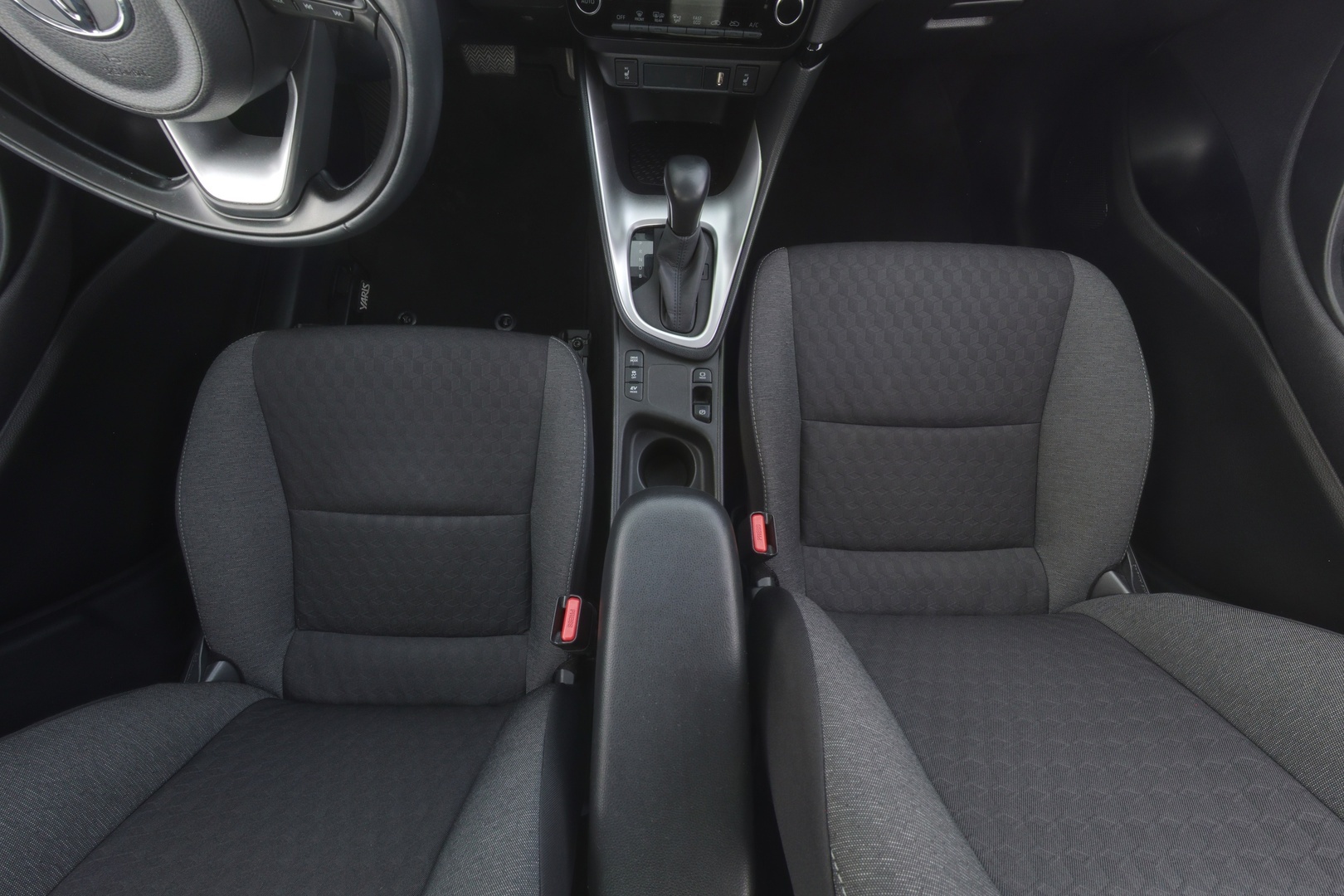 TOYOTA Yaris 2023