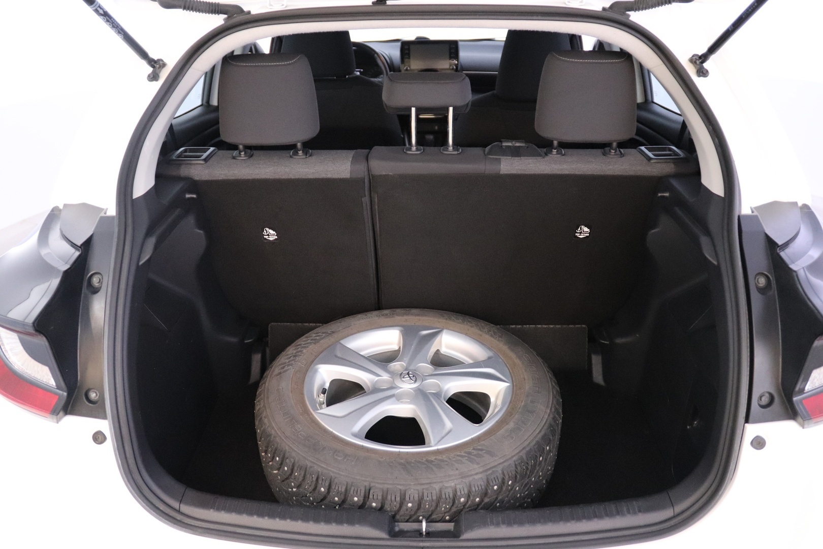 TOYOTA Yaris 2023