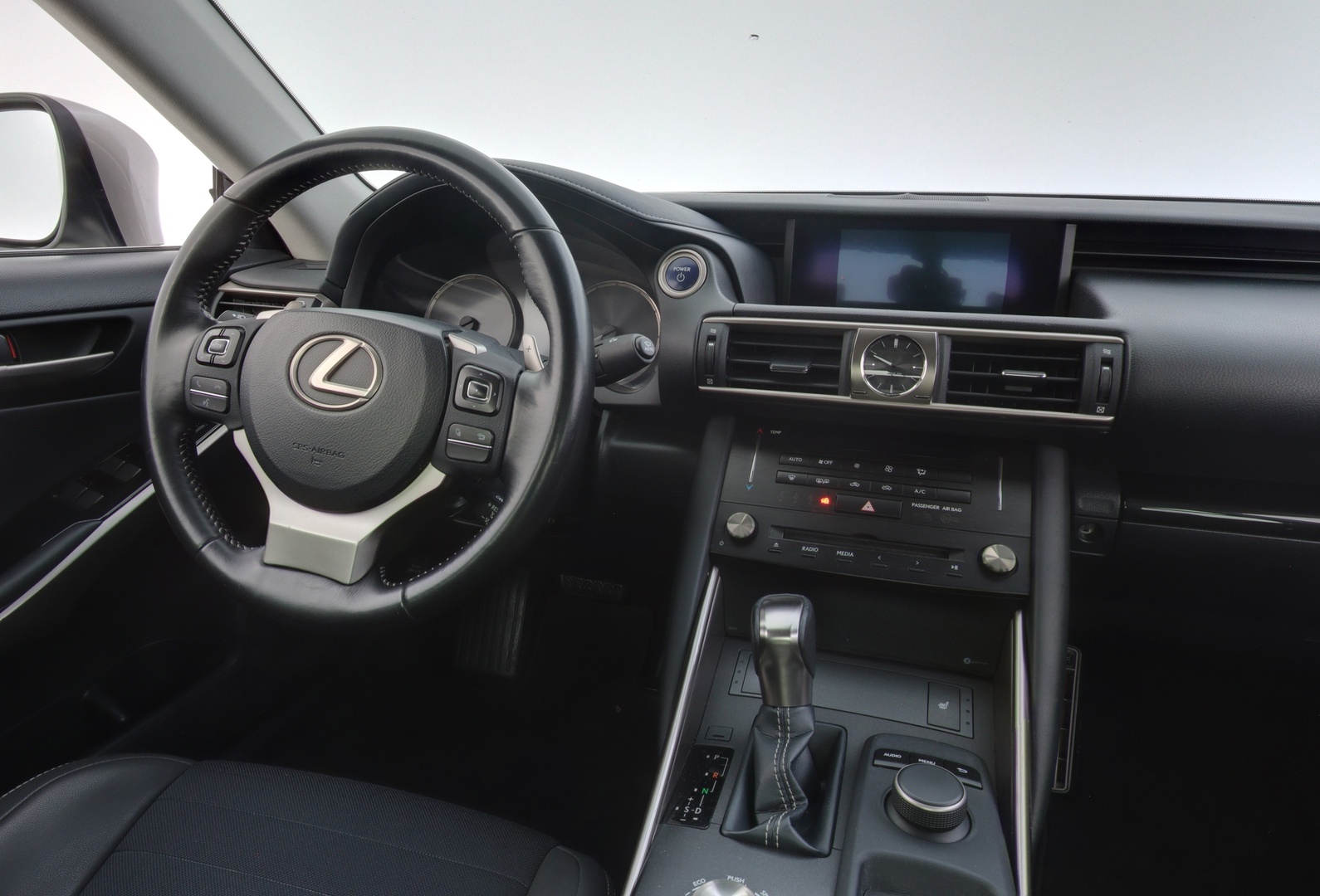 LEXUS IS 2018
