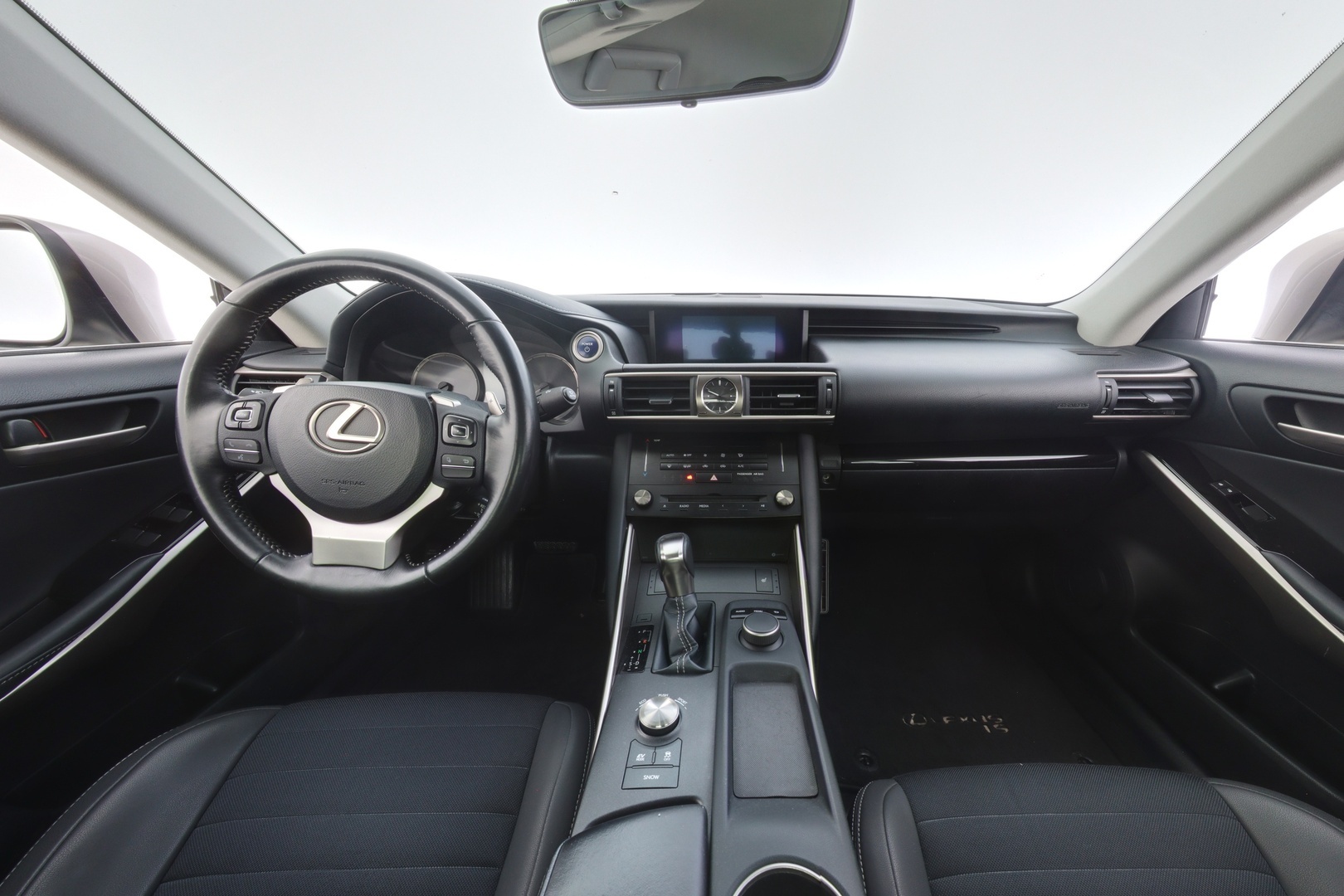 LEXUS IS 2018