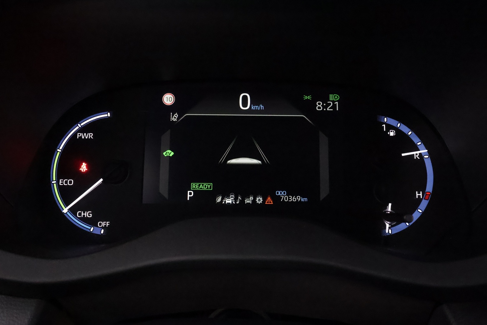 TOYOTA Yaris Cross 28