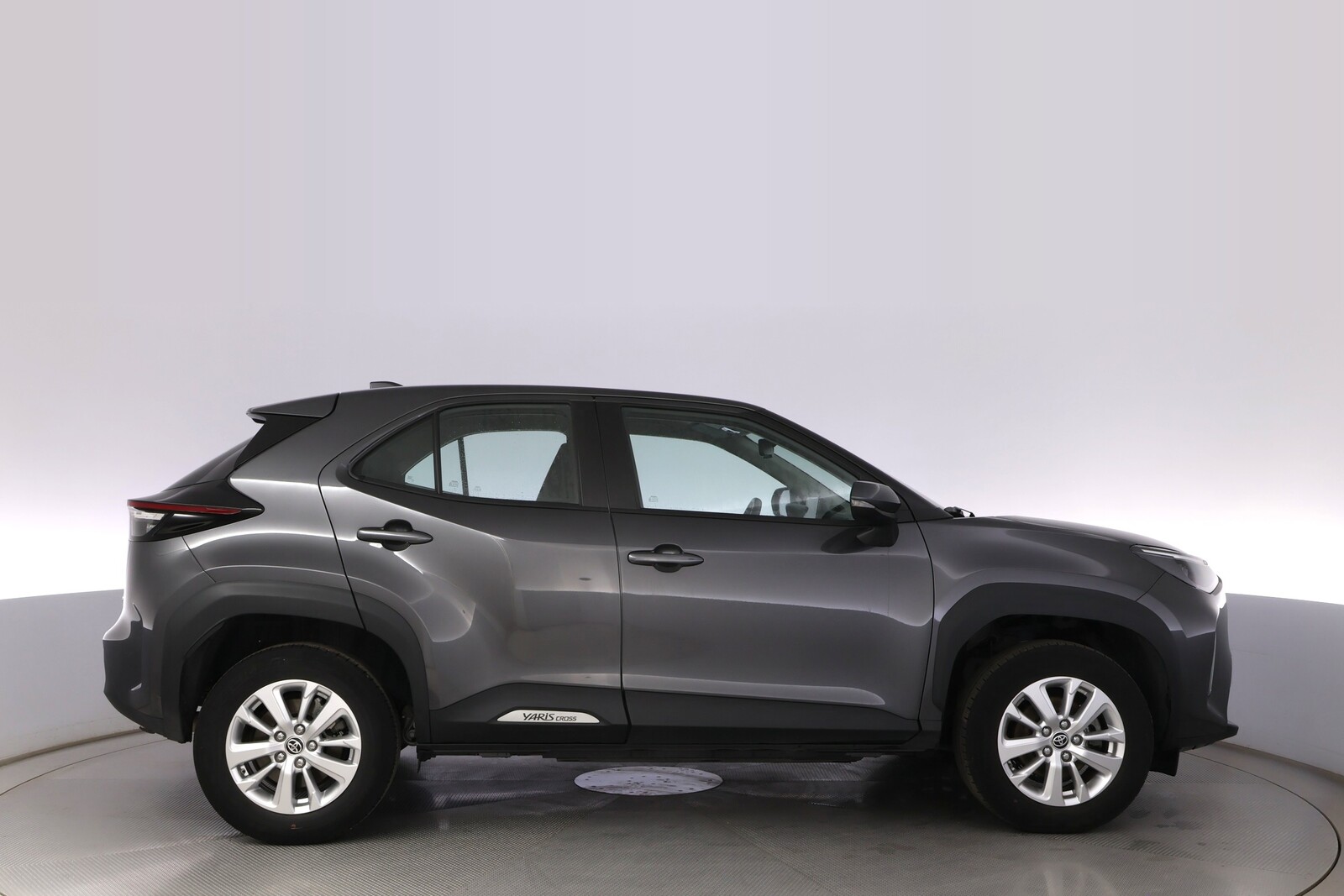 TOYOTA Yaris Cross 4