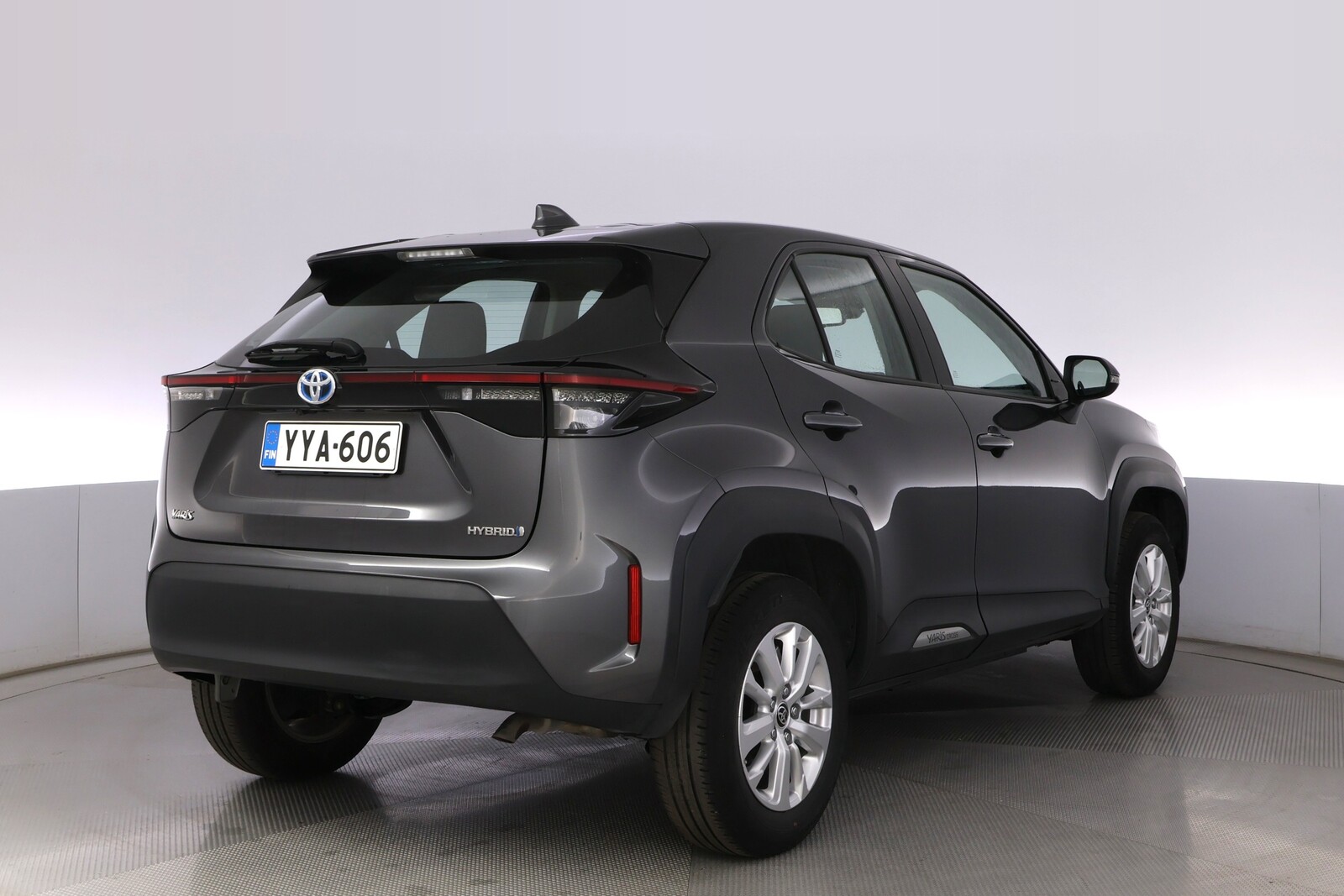 TOYOTA Yaris Cross 5