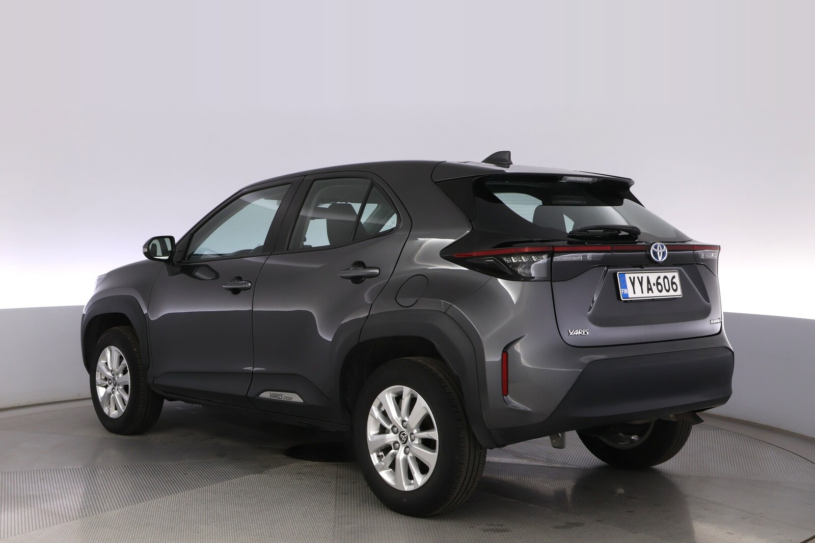 TOYOTA Yaris Cross 8