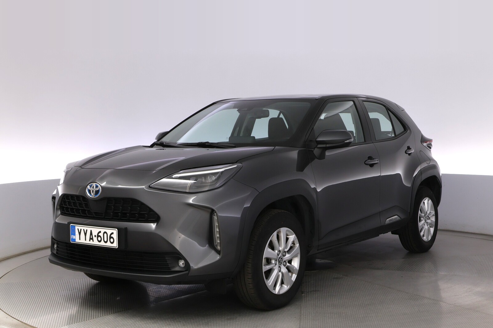 TOYOTA Yaris Cross 12