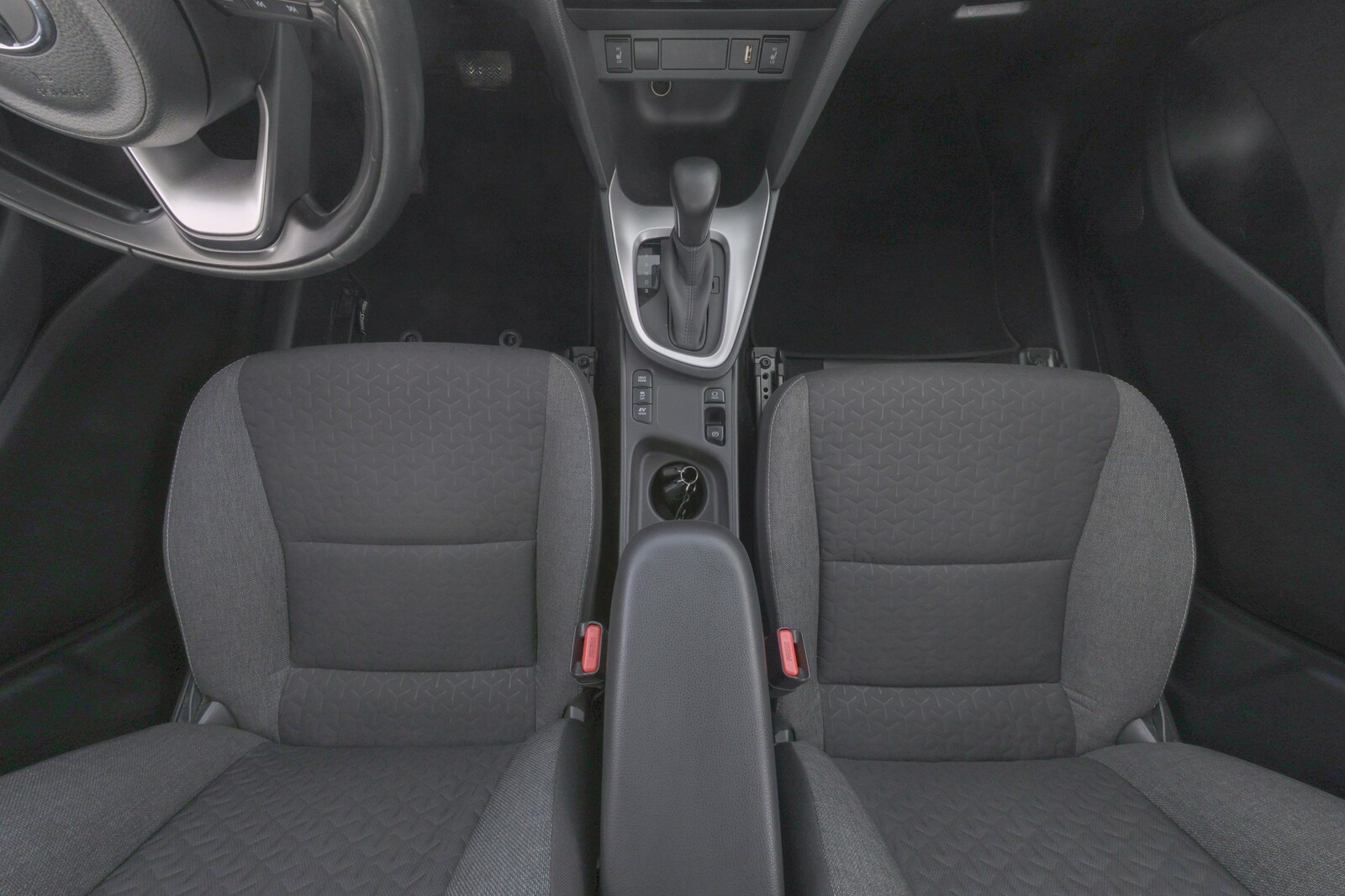TOYOTA Yaris Cross 17
