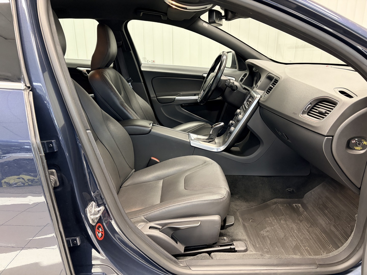 VOLVO V60 10
