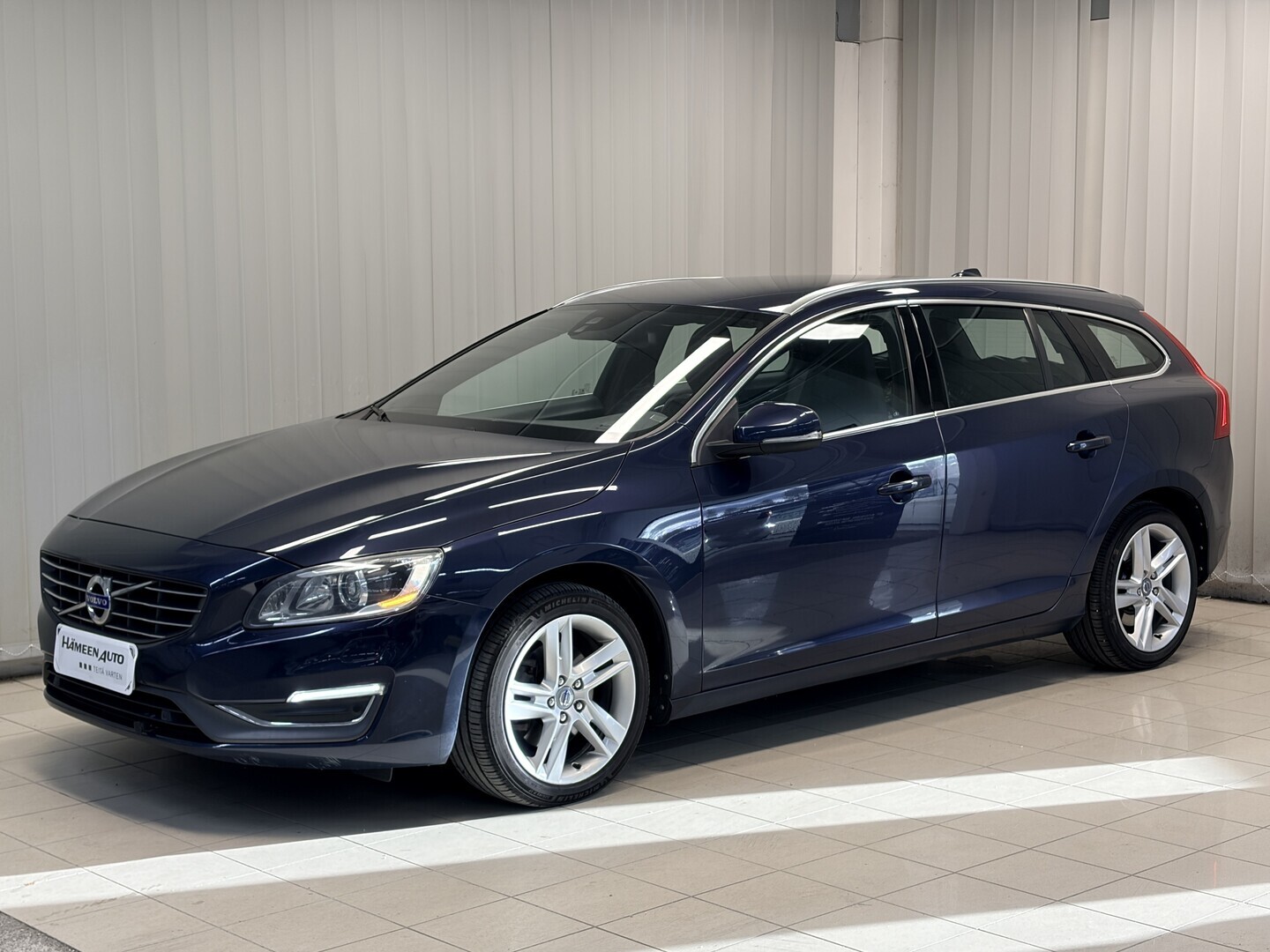 VOLVO V60 2