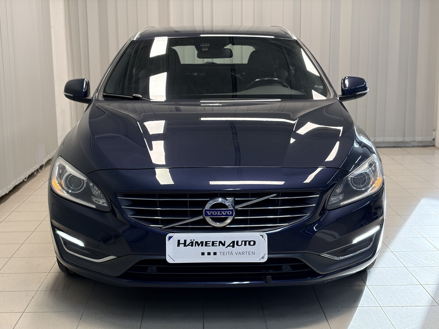 VOLVO V60 3