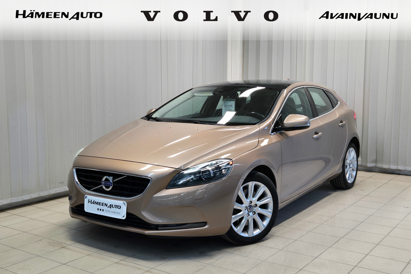 VOLVO V40 1