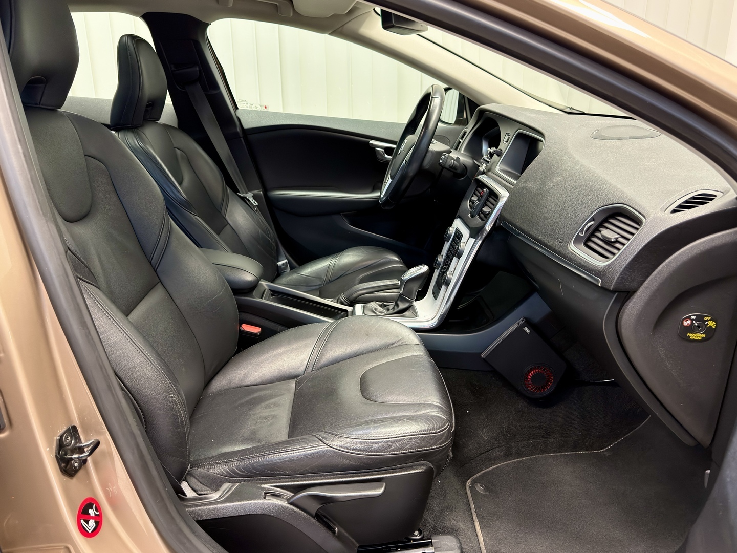 VOLVO V40 12