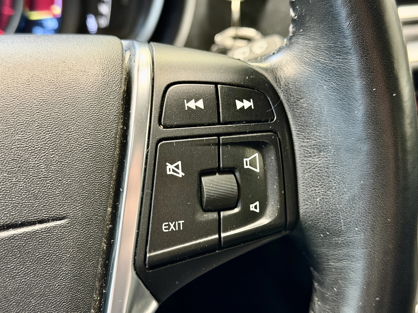 VOLVO V40 16