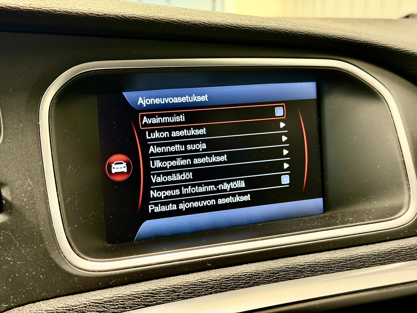 VOLVO V40 21