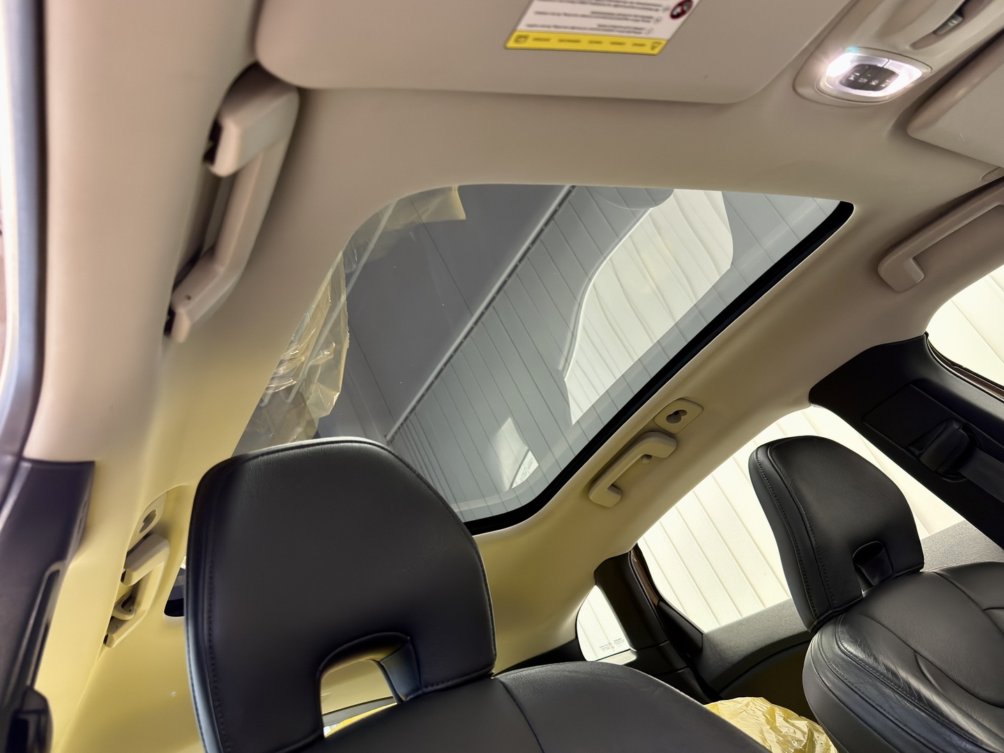 VOLVO V40 33