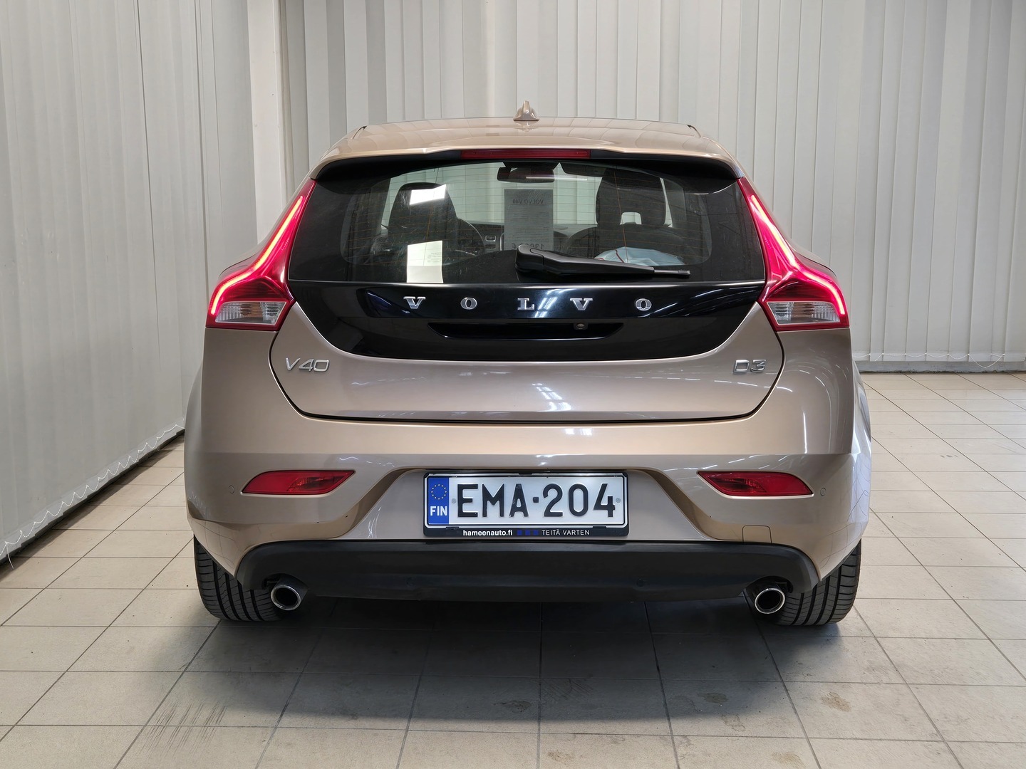 VOLVO V40 4