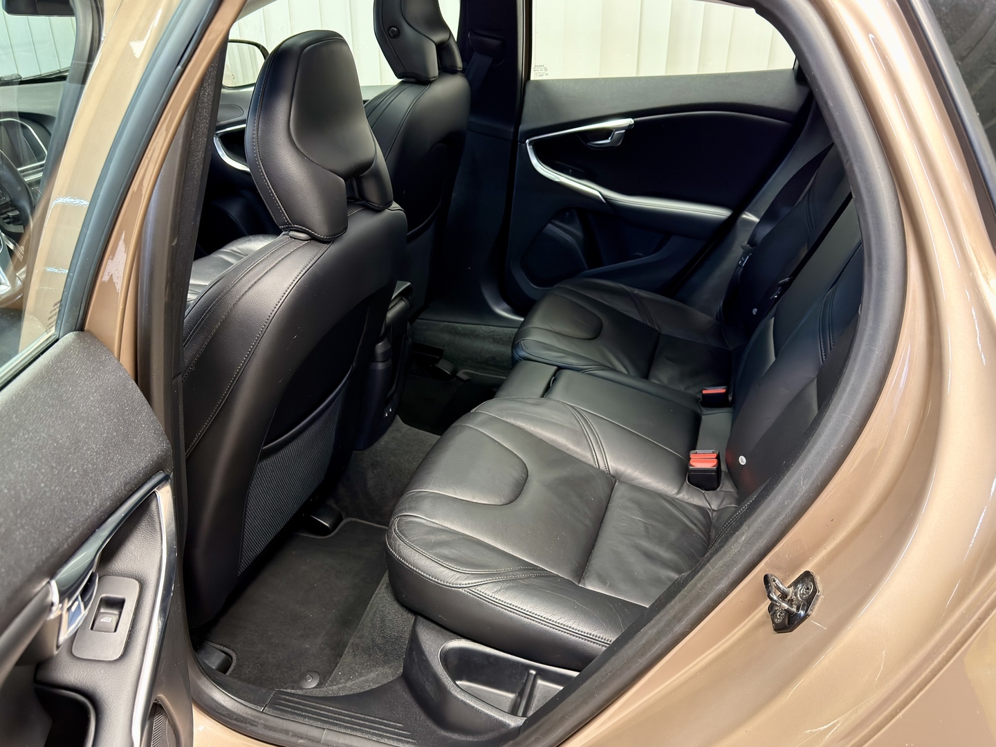 VOLVO V40 9