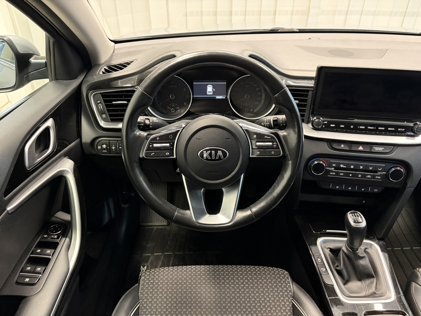 KIA XCeed 10