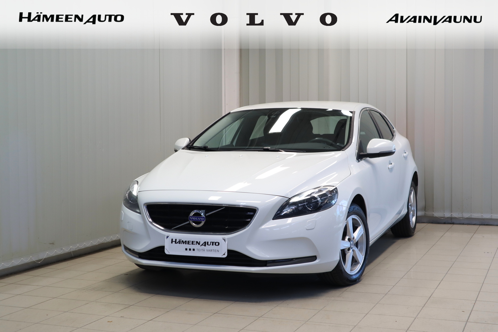VOLVO V40 1