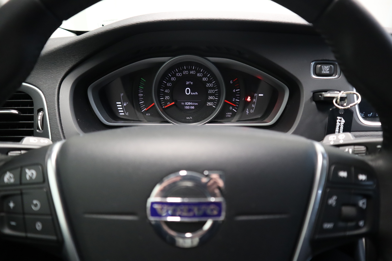 VOLVO V40 11