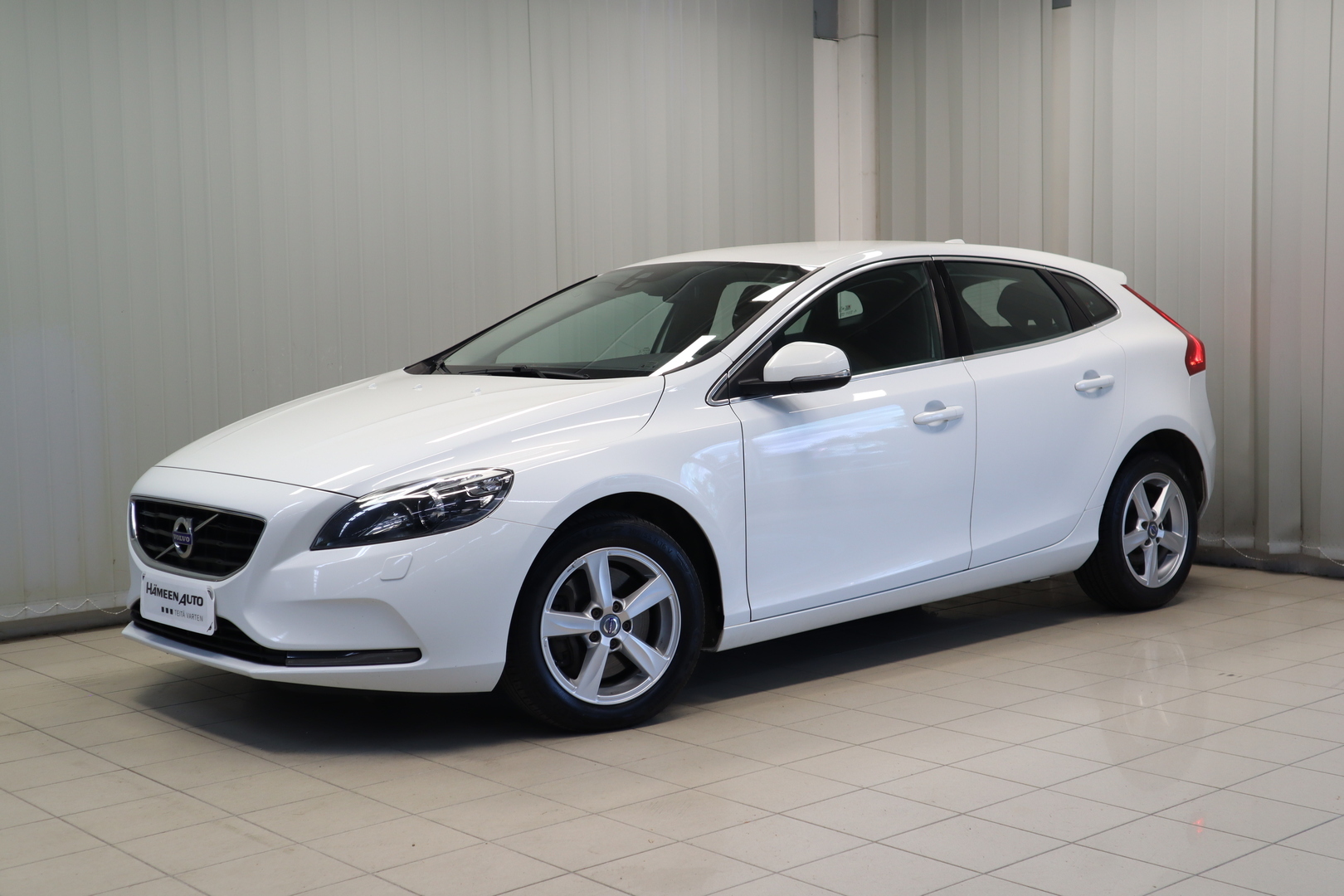 VOLVO V40 2