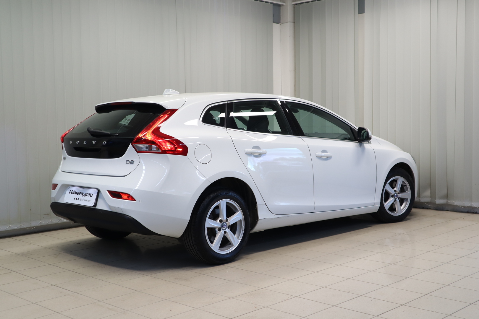 VOLVO V40 6