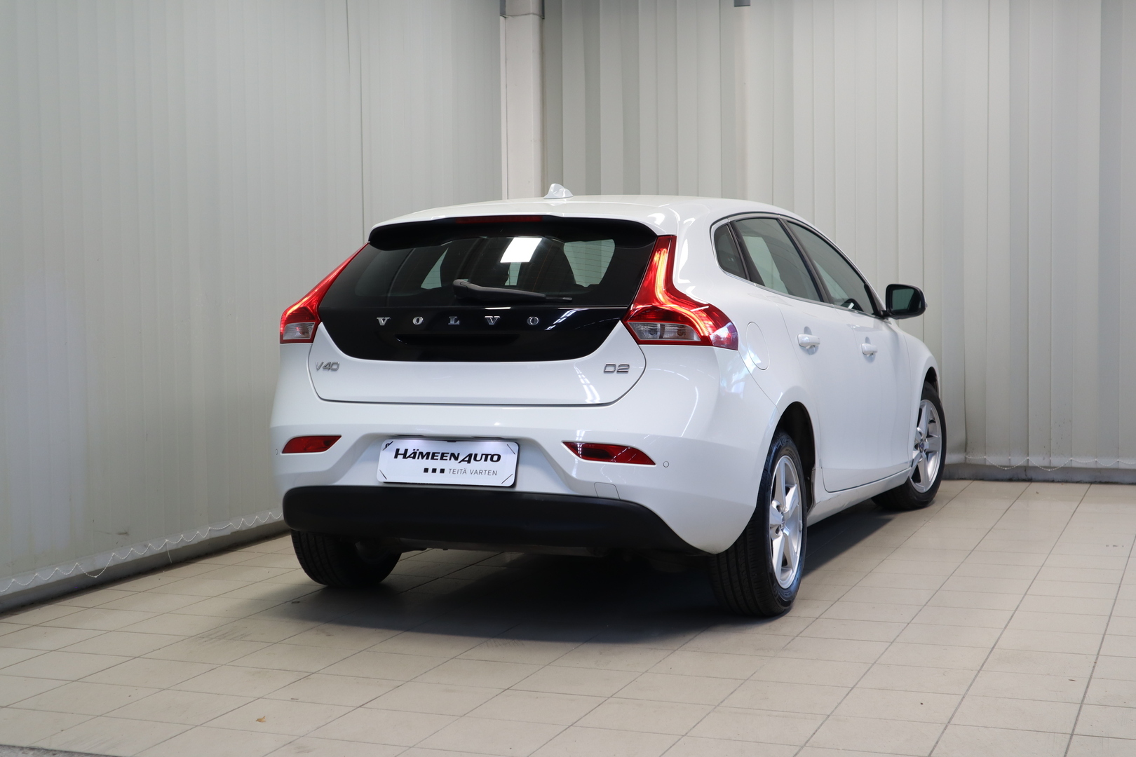 VOLVO V40 7