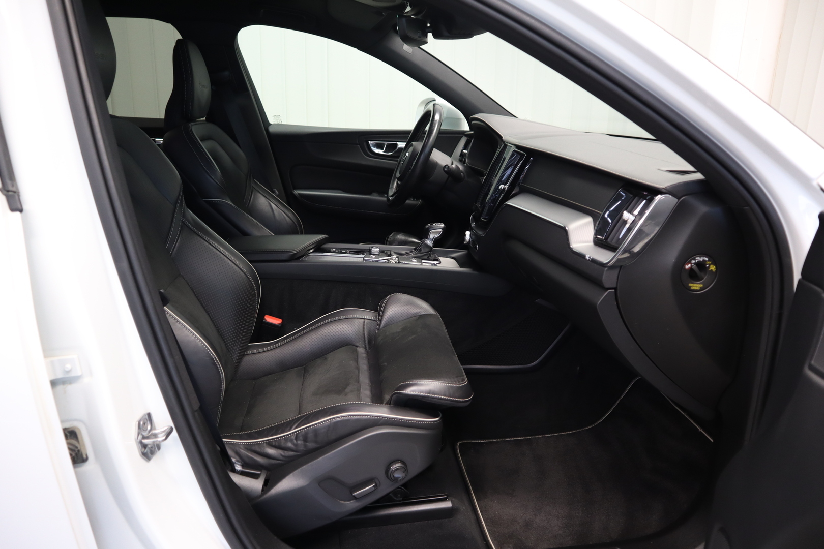 VOLVO XC60 20