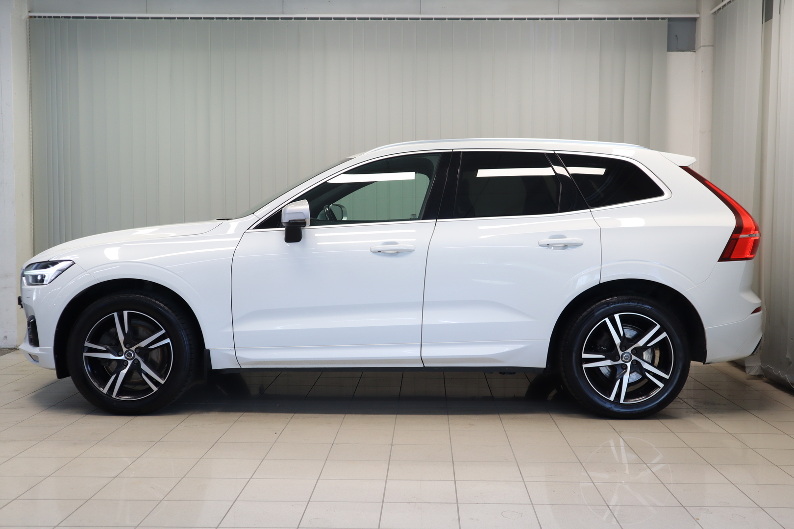 VOLVO XC60 4