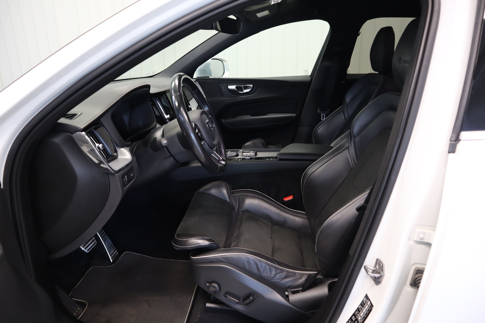VOLVO XC60 9