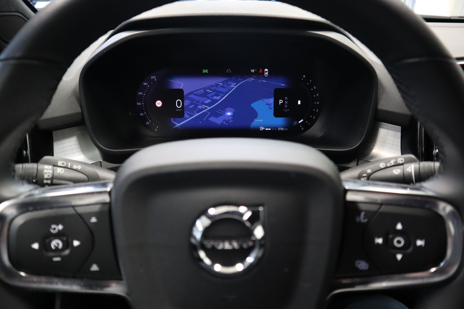 VOLVO XC40 10