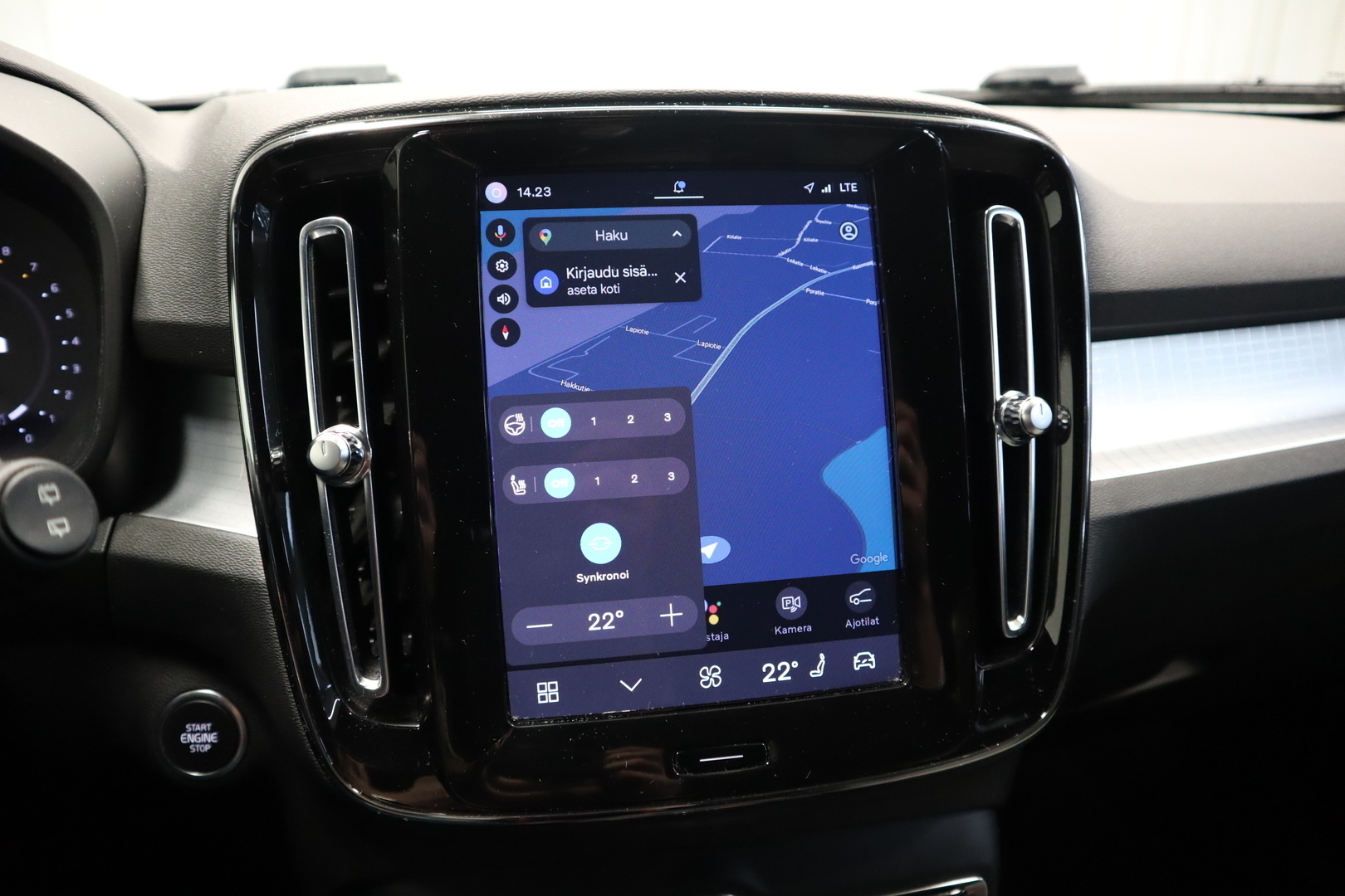 VOLVO XC40 12