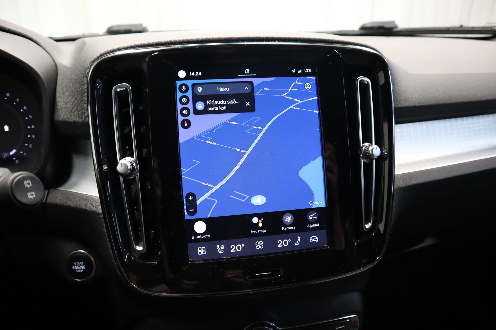 VOLVO XC40 13
