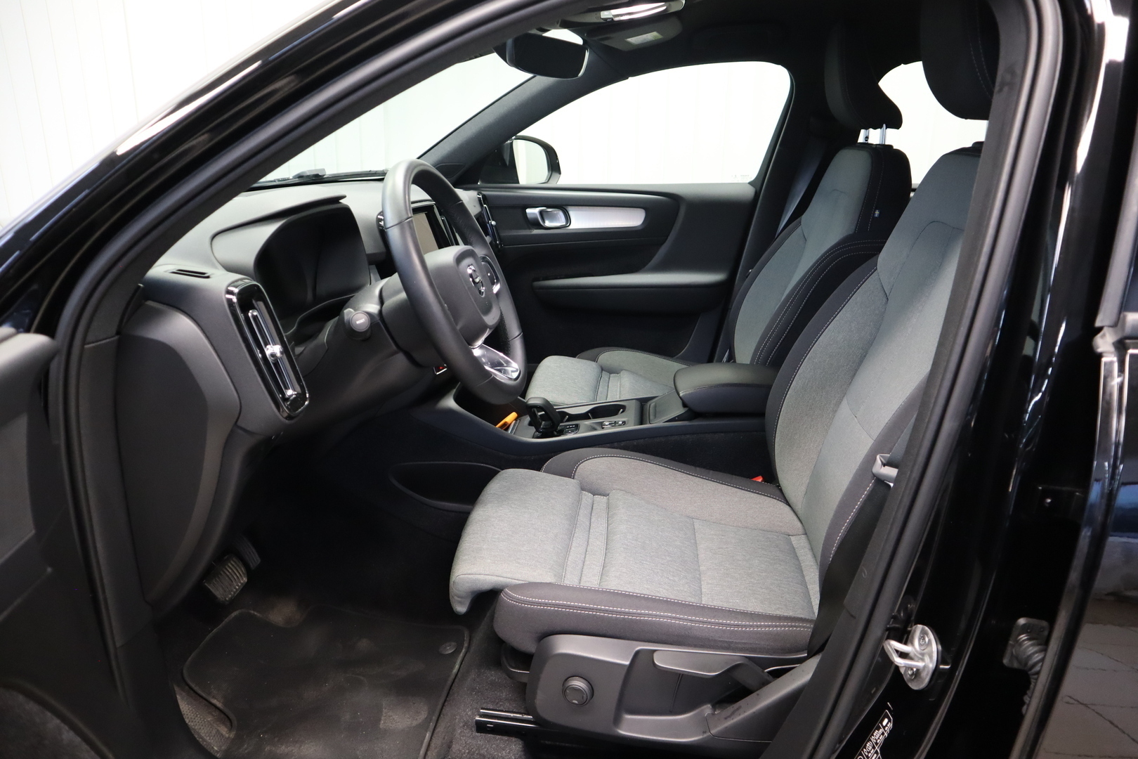 VOLVO XC40 6
