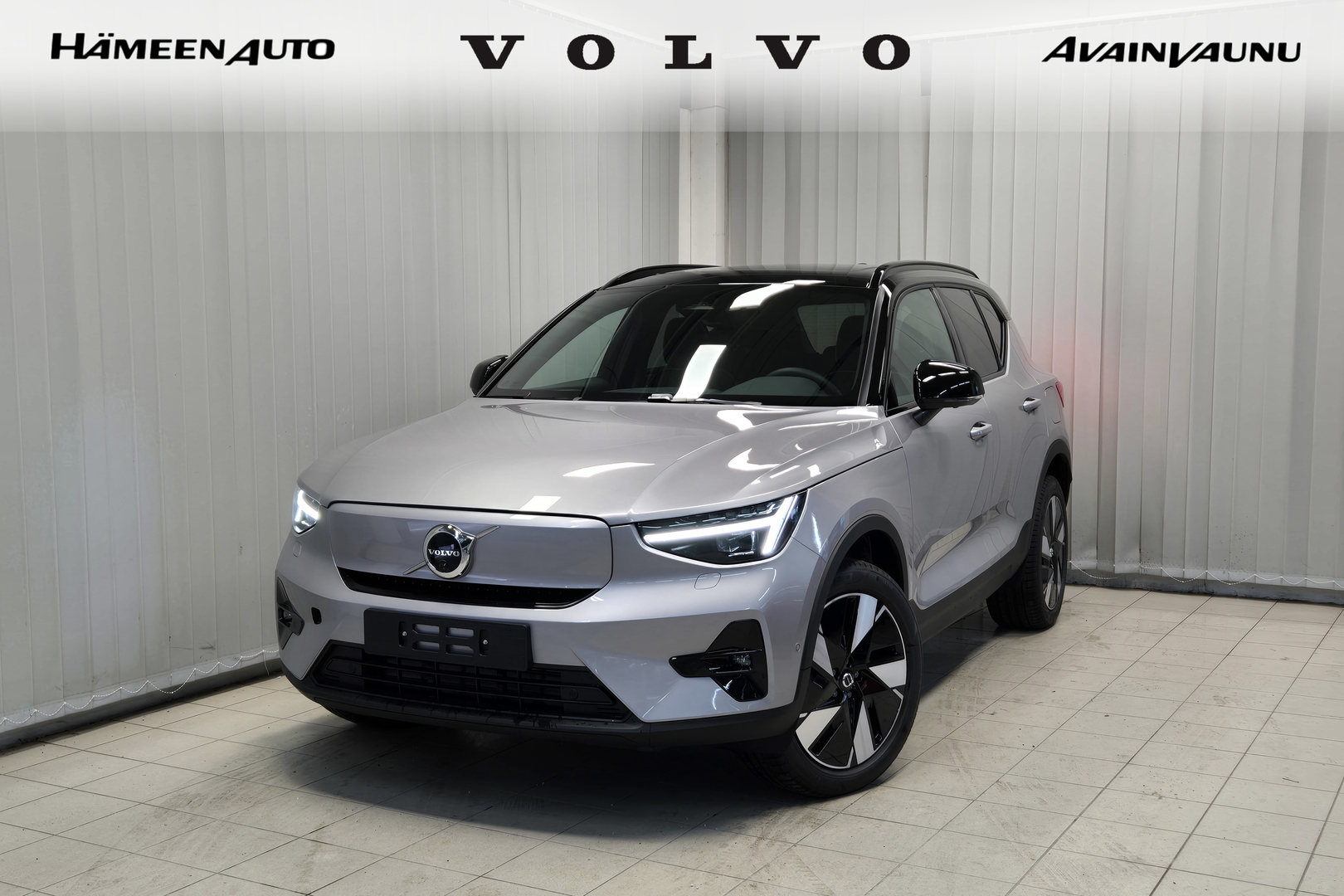 VOLVO EX40 1