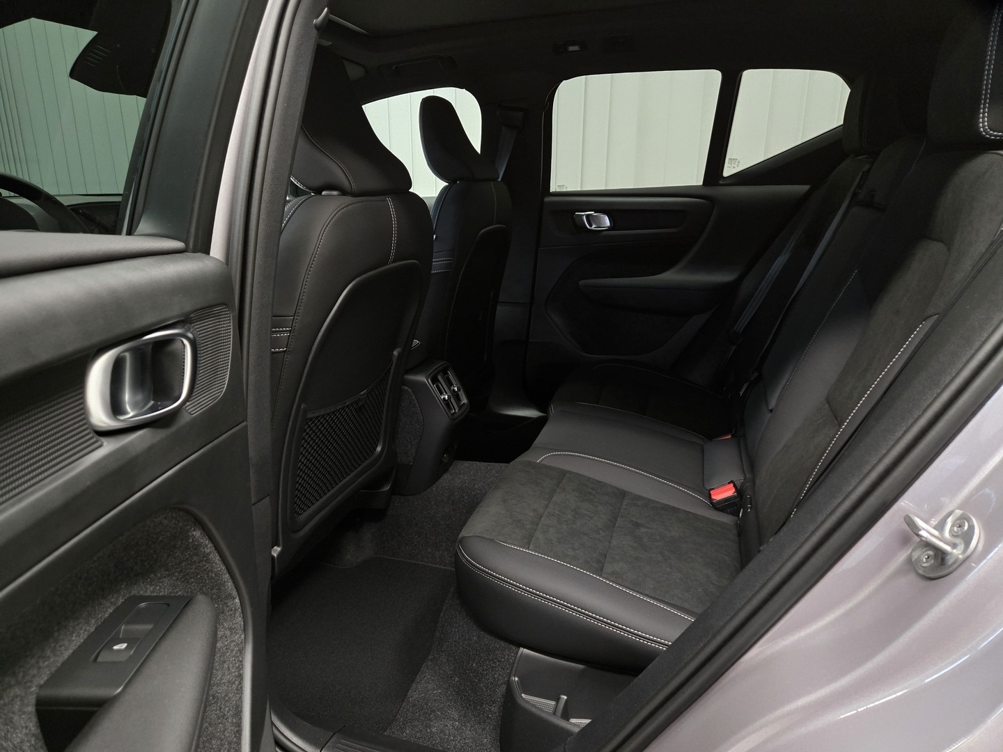 VOLVO EX40 7