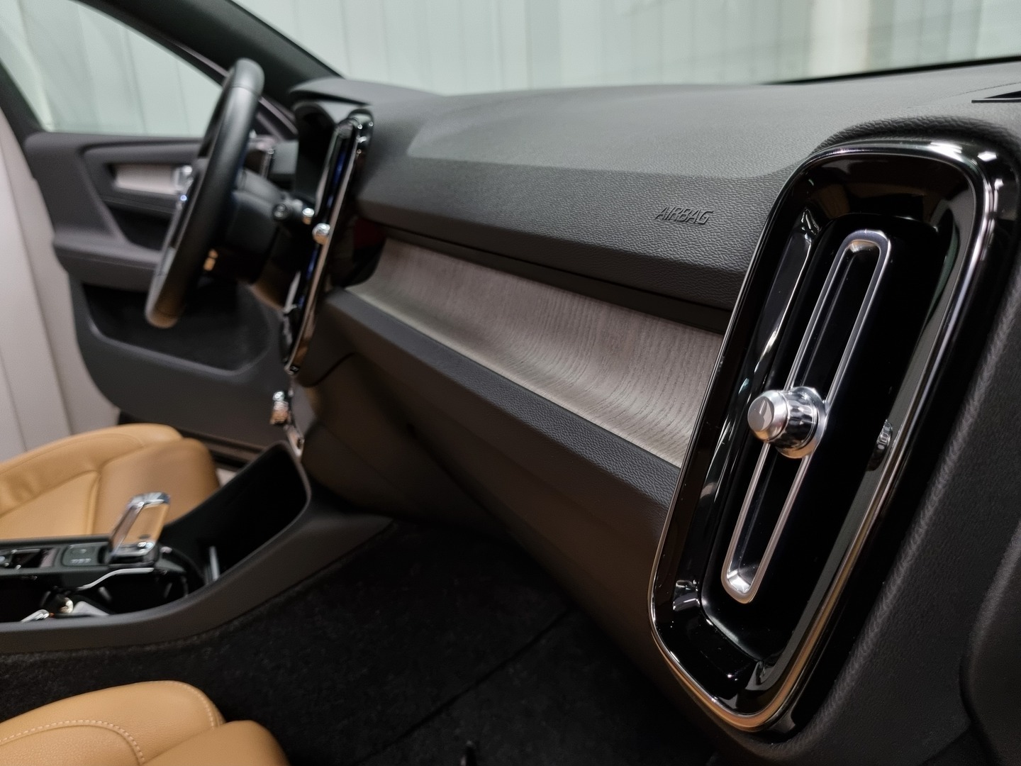 VOLVO XC40 10