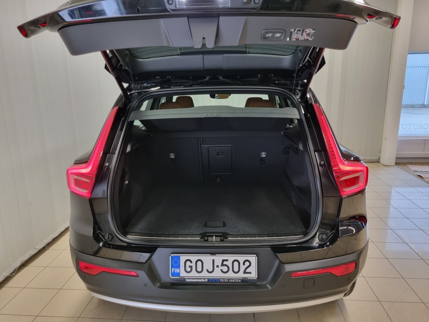 VOLVO XC40 17
